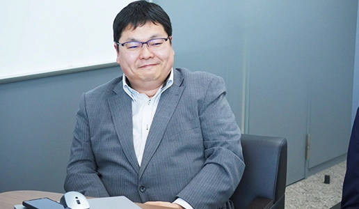 東 博文 氏