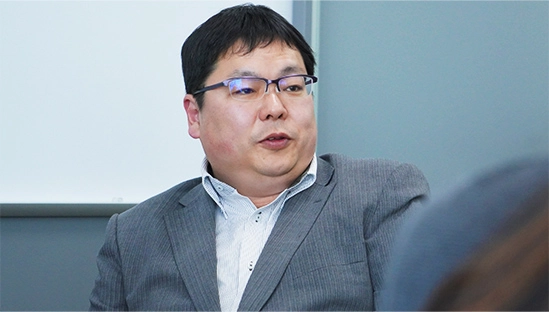 東氏