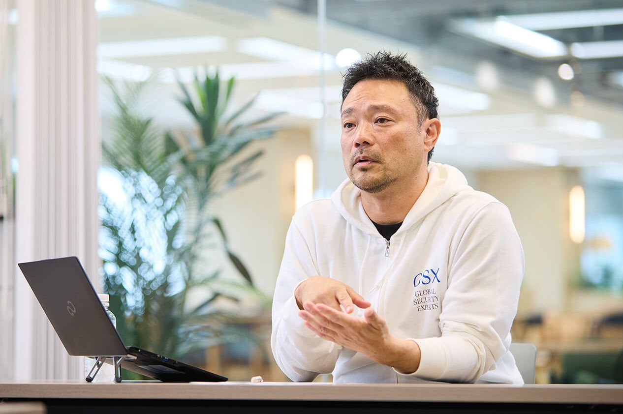 写真　代表取締役社長 青柳史郎